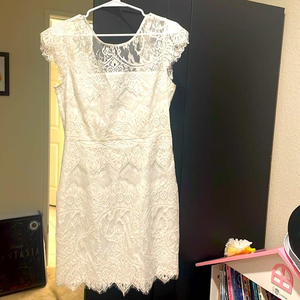 White lace short dress